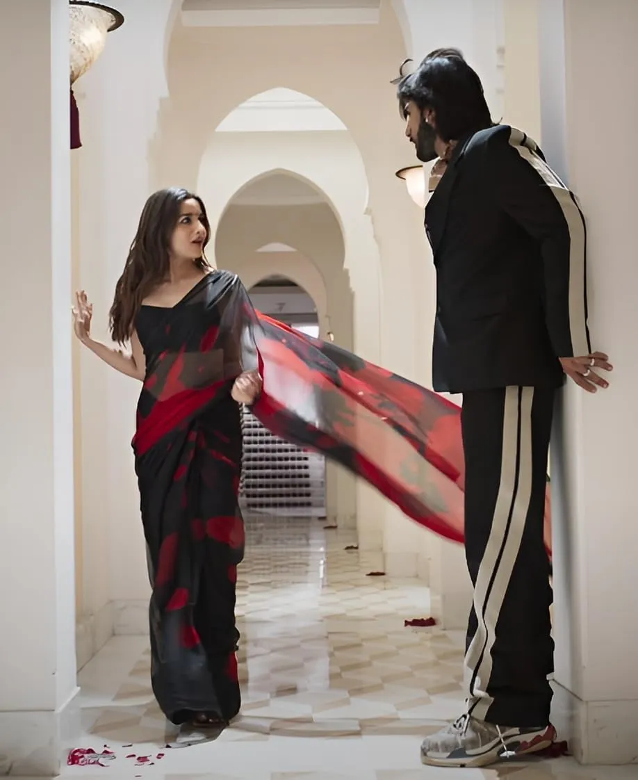 Alia Bhatt Wear Bollywood Chiffon Sari - Partywear Saree