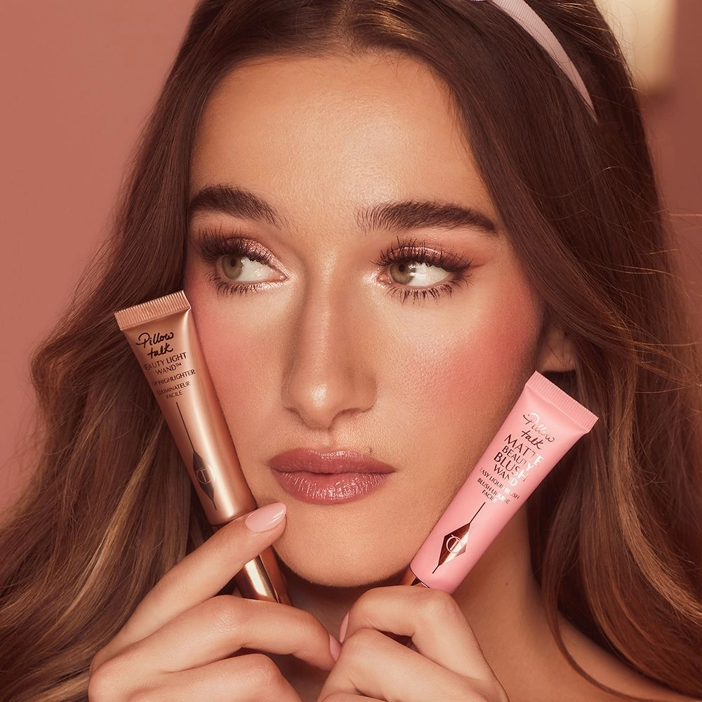 CHARLOTTE’S PILLOW TALK BEAUTY WANDS   MAKEUP BAG KIT