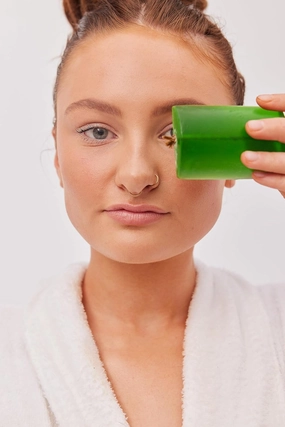 Envy U Green Tea Loofah Soap Bar - Moisturizer Antioxidant Soap for a Brighter Youthful Complexion - Natural Organic Soap on a Rope with Coconut Milk and Essential Oils - Face and Body Wash