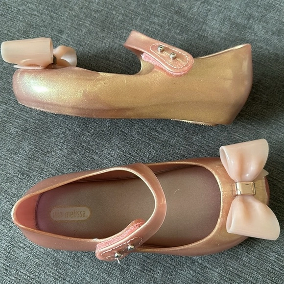 EUC Beautiful Mini Melissa’s velcro straps