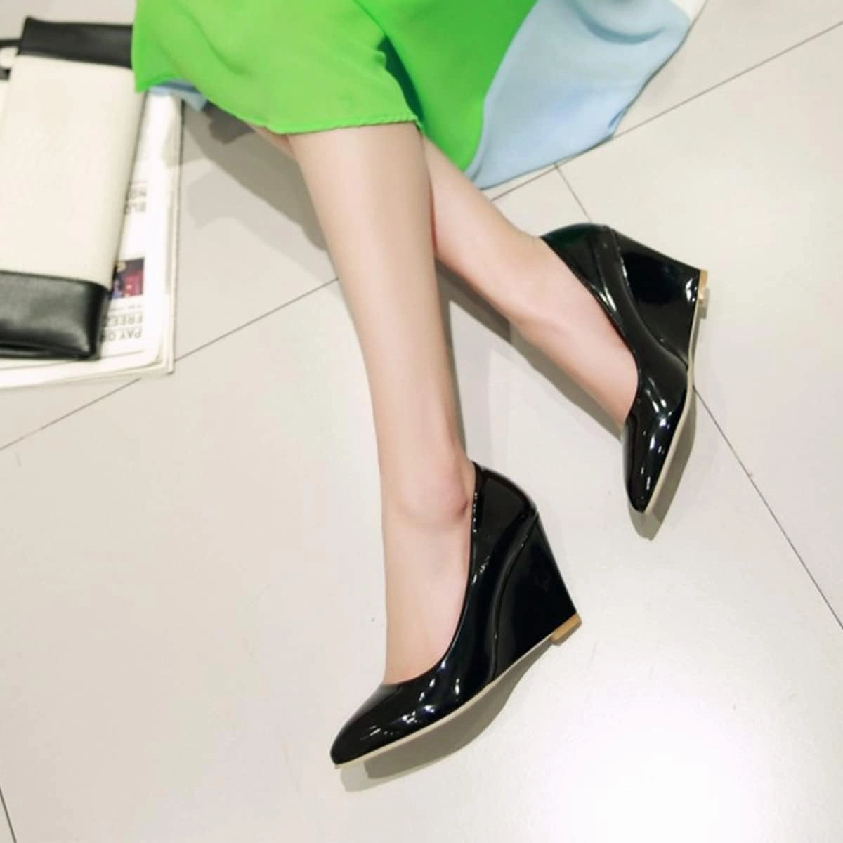 Hello Shero Heeled Wedges for Women Almond Round Toe High Heel Pumps Classic Slip-on Suede Leather Dress Shoes