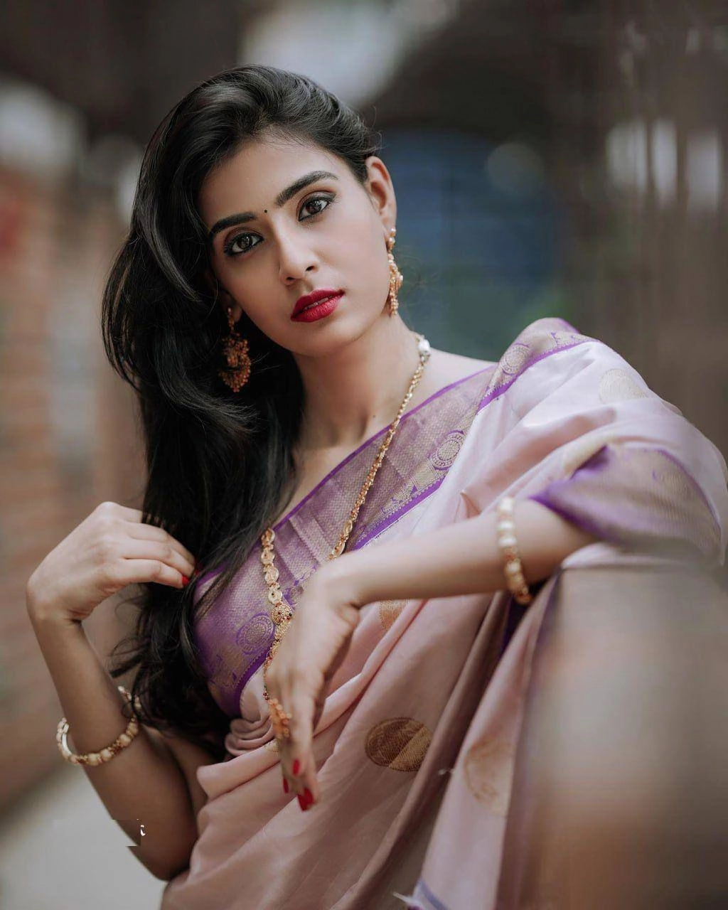 Lagniappe Peach Soft Silk Saree With Magnetic Blouse Piece