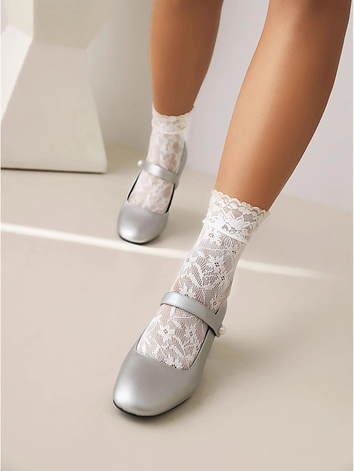 Naiyee Mary Jane Shoes Women Chunky Heel Ankle Strap Dress Shoes for Women Low Heels Close Rounded Toe Pumps