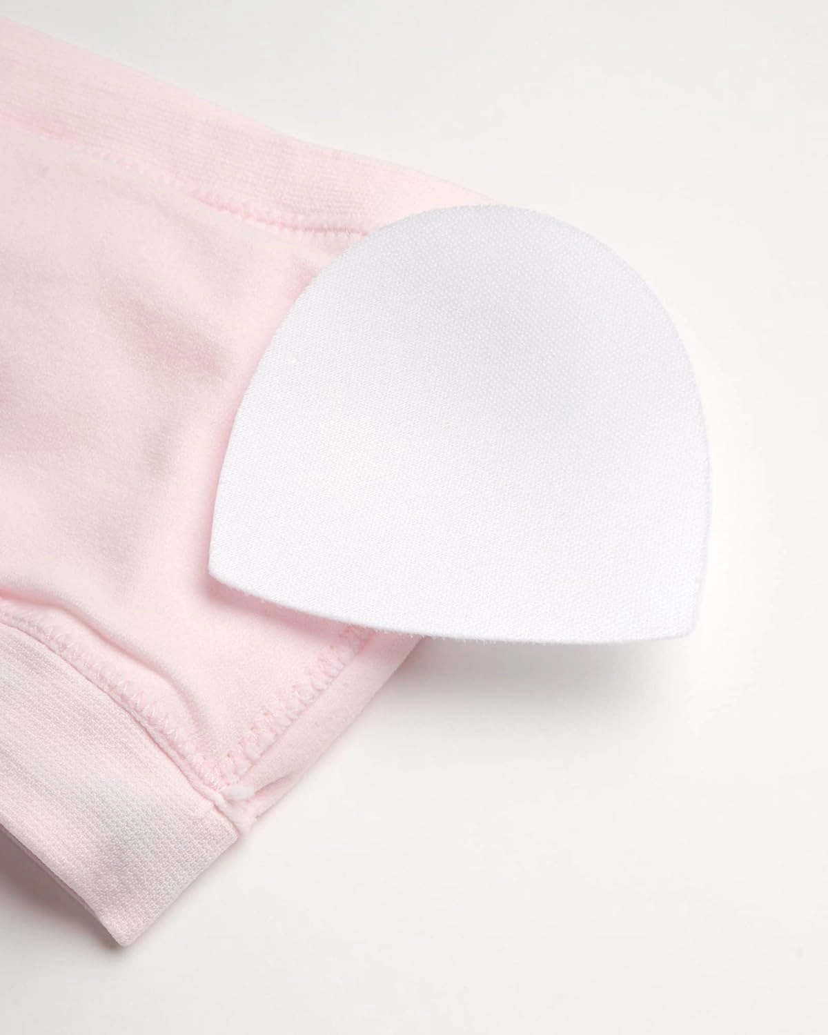 Reebok Girls' Training Bras - 3 Pack/6 Pack Soft Seamless Strapless Tube Bandeau Bra with Removable Pads (Sizes: S-XL)