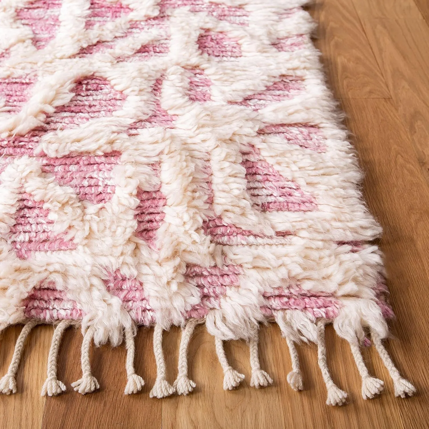SAFAVIEH Manhattan Collection Runner Rug - 2'3" x 8', Ivory & Pink, Hand-Knotted Modern Tassel Wool & Viscose, Ideal for High Traffic Areas in Living Room, Bedroom (MAN460R)