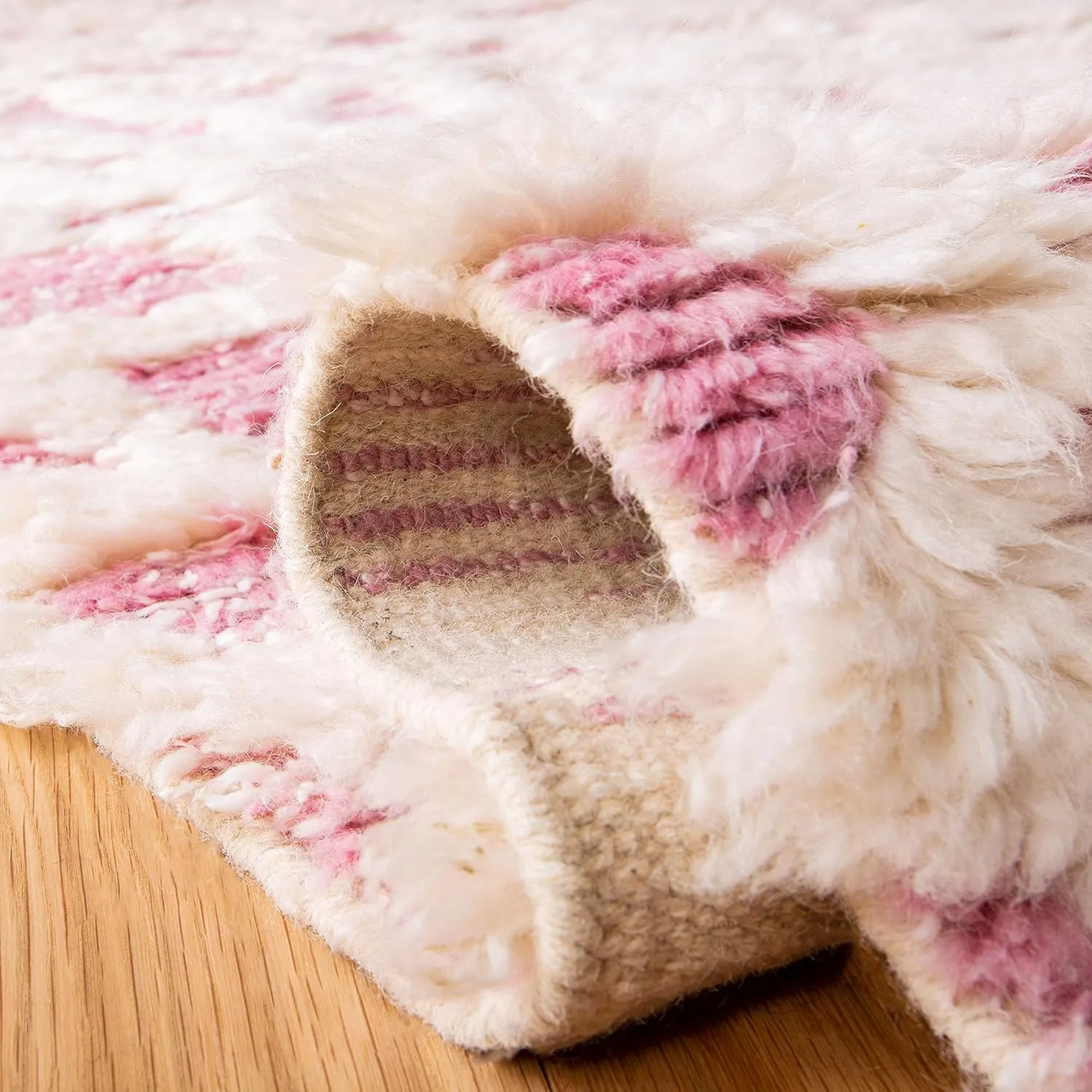 SAFAVIEH Manhattan Collection Runner Rug - 2'3" x 8', Ivory & Pink, Hand-Knotted Modern Tassel Wool & Viscose, Ideal for High Traffic Areas in Living Room, Bedroom (MAN460R)