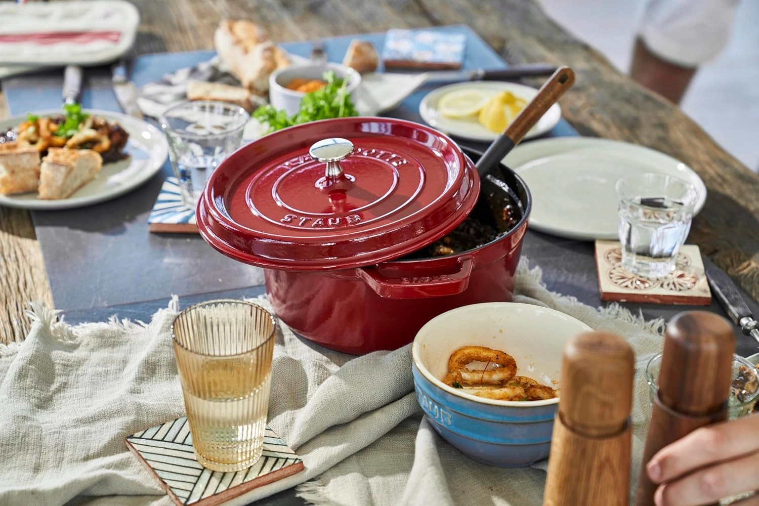 Staub Casserole Dish Round with Lid 24 cm 2.8 L with Matte Black Enamel Inside the Pot 3.8 Litres Bordeaux Red
