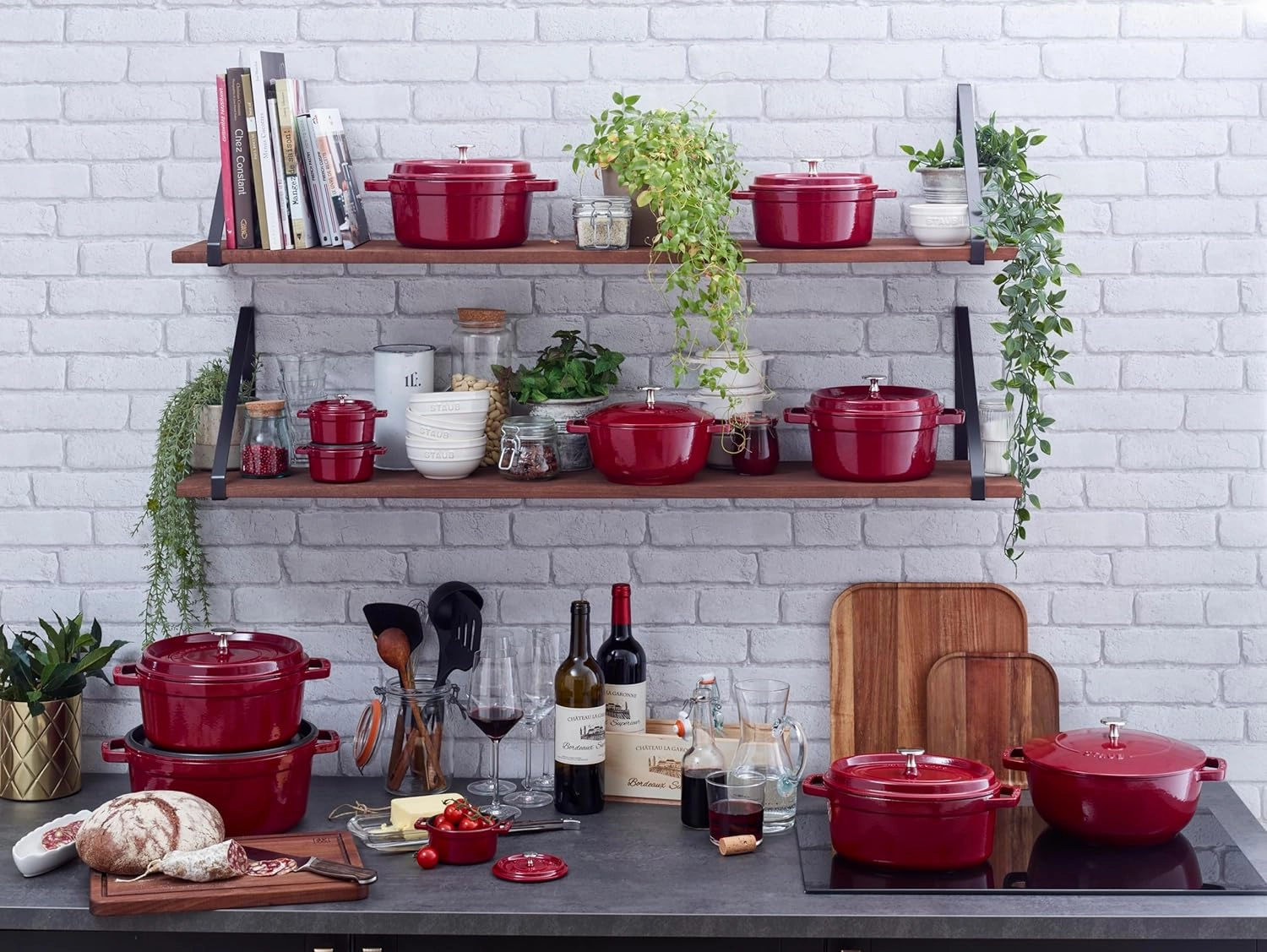 Staub Casserole Dish Round with Lid 24 cm 2.8 L with Matte Black Enamel Inside the Pot 3.8 Litres Bordeaux Red