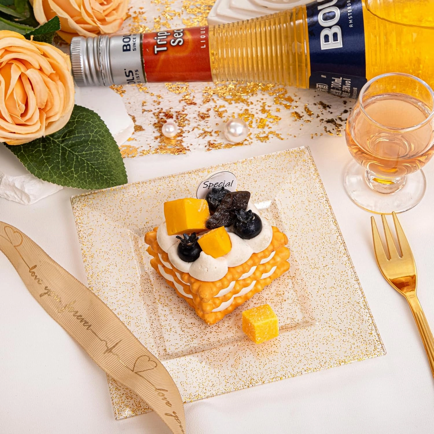 Supernal 200Pcs 6" Dessert Plates Gold Glitter with Gold Plastic Forks 5.7",Plastic Square Plates for 100 Guests,Party Plastic Salad Plates Appetizer Square Plates Suit for Party, Wedding, Birthday