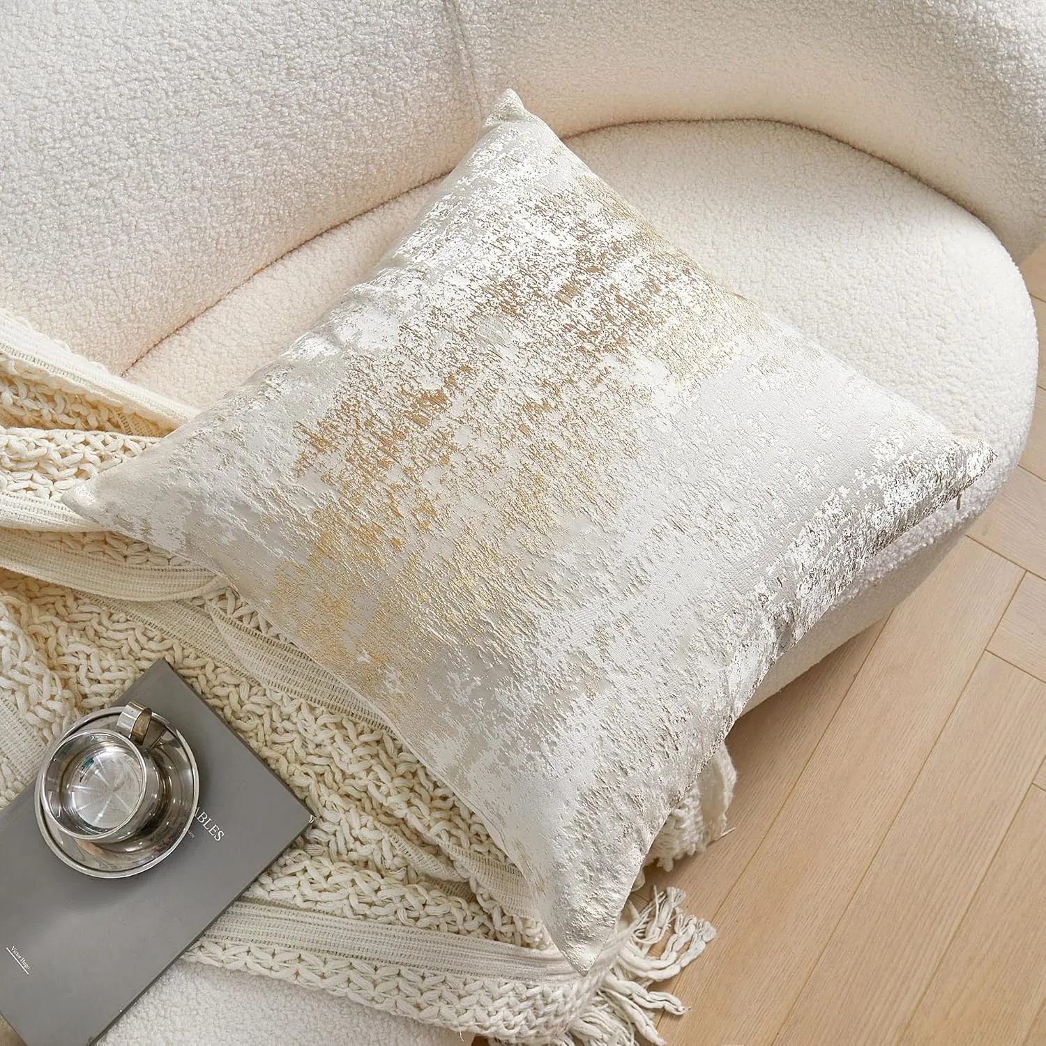 THE-TINOART White and Gold Jacquard Pillow Covers 20X20 Glitter Gold Splashed Throw Pillow Cover Reversed Soft Cream White Velvet Decorative Throw Pillow Covers for Couch Bed and Sofa 1Piece