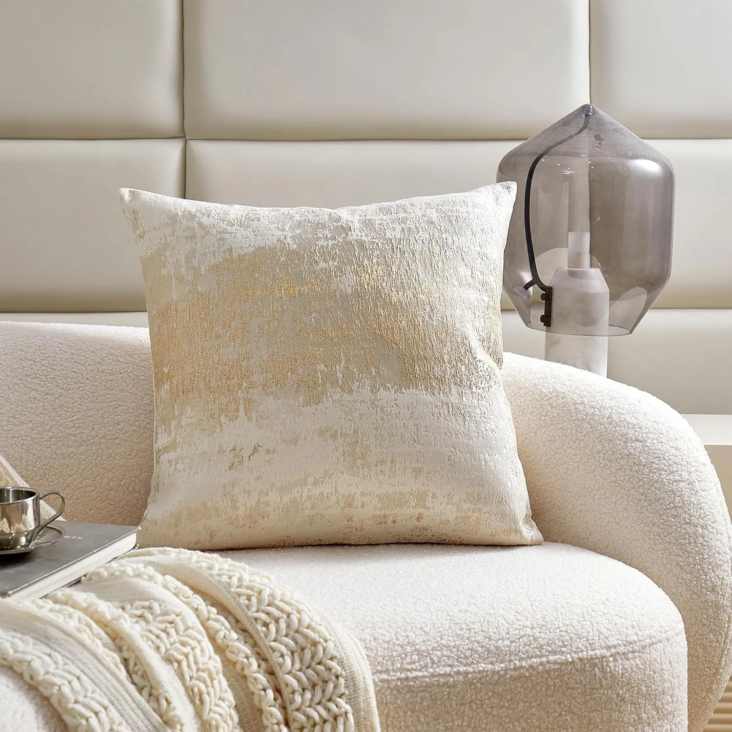 THE-TINOART White and Gold Jacquard Pillow Covers 20X20 Glitter Gold Splashed Throw Pillow Cover Reversed Soft Cream White Velvet Decorative Throw Pillow Covers for Couch Bed and Sofa 1Piece