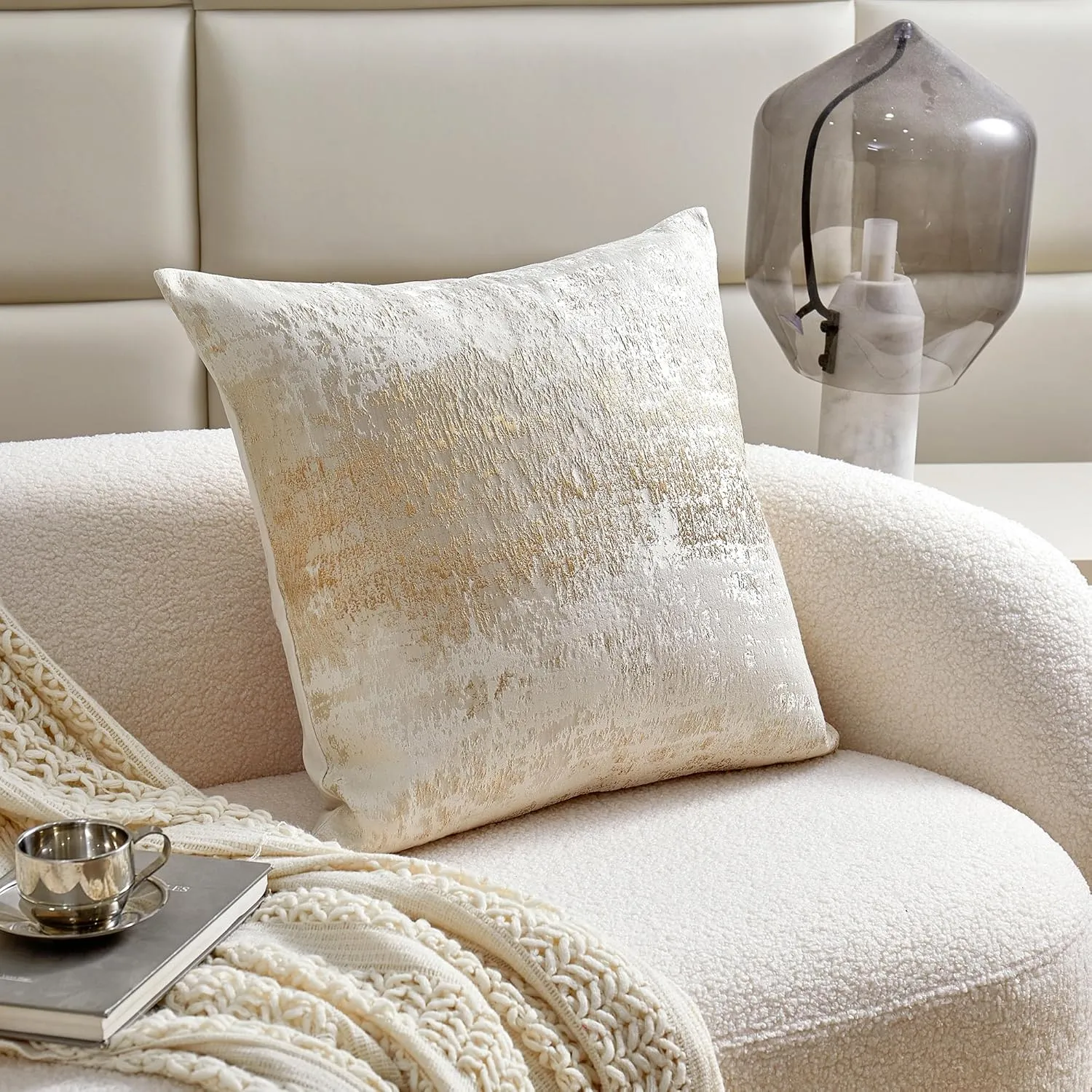 THE-TINOART White and Gold Jacquard Pillow Covers 20X20 Glitter Gold Splashed Throw Pillow Cover Reversed Soft Cream White Velvet Decorative Throw Pillow Covers for Couch Bed and Sofa 1Piece