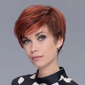 TISHINING Short Red Pixie Cut Wigs for White Women Copper Red Mixed Brown Highlight Synthetic Hair Wig with Bangs Layered Natural Wavy Hair Wig for Daily Party Use