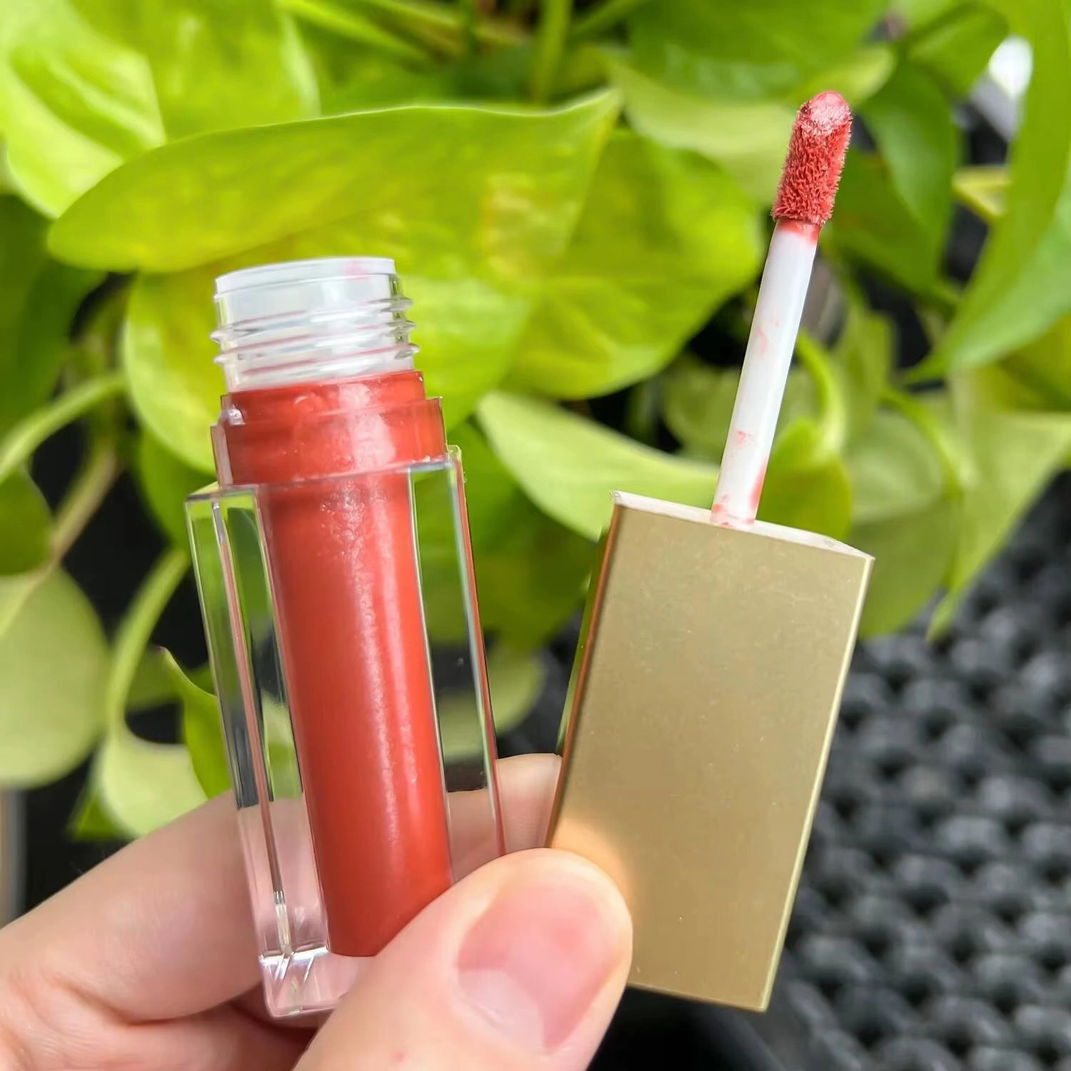 Wholesale Gold Lipgloss Private Label More than 150 Shades Vegan Matte Liquid Lipstick Custom Glossy Lip Gloss Tubes