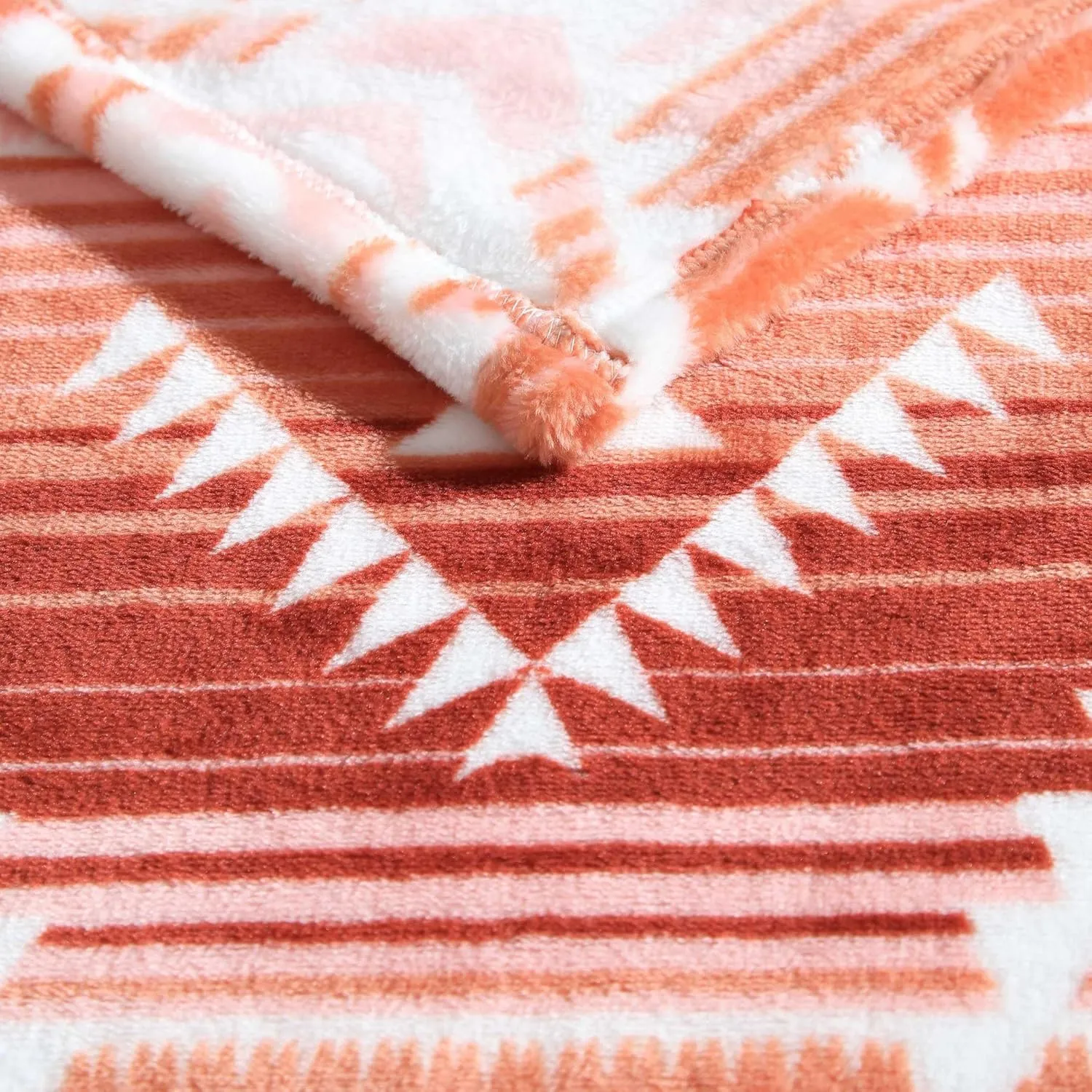 Wrangler - Blanket, Ultra Soft Plush Fleece Bedding, Yellowstone Inspired, Luxuriously Soft Bedding for Bed or Couch (Jericho Peach Pink, Twin)